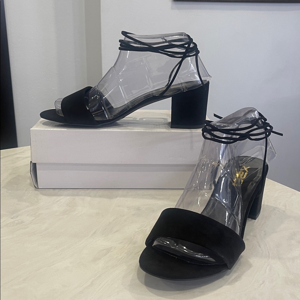 New!! ✨ “X2B” Women's Black Block Heel Suede Sandals Ankle Wrap- Size 9 👡
